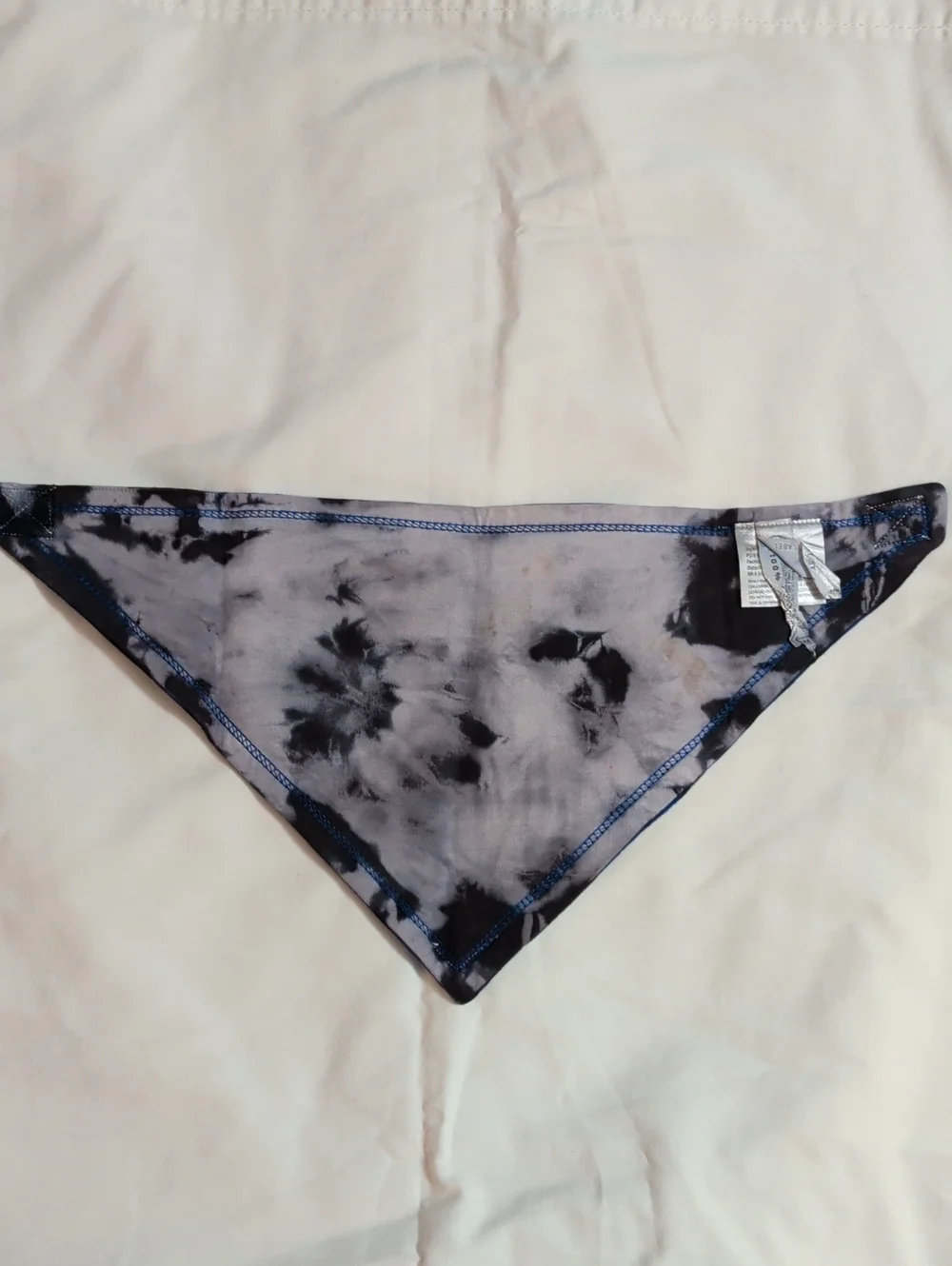 NWOT Tie-Dye Triangle Pet Bandana / Baby Bandaid Bib in Navy Blue And Black